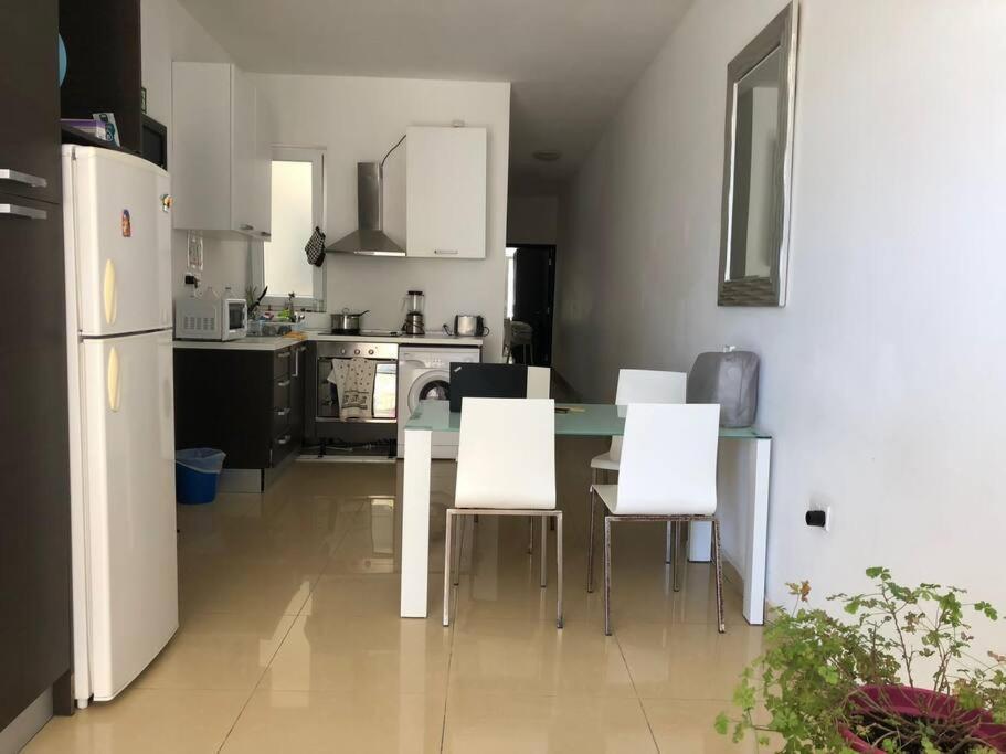 Well Located 2 Bedroom Flat In St.Julians Сент Джулианс Экстерьер фото